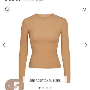 Skims fits everyone T-shirt